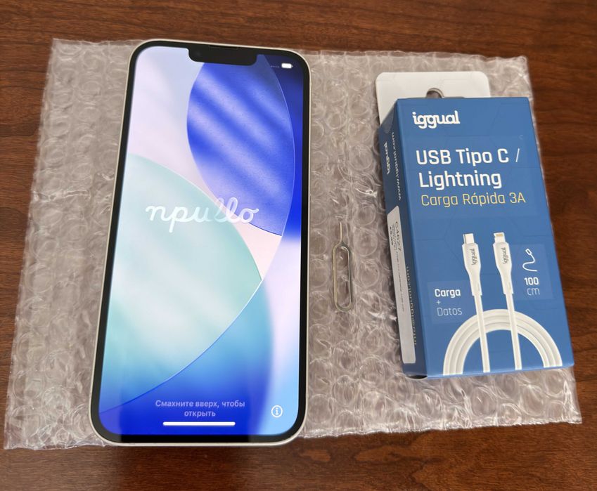 IPHONE 13 - 128Gb Branco Perola c/Novo c/Bateria 100%