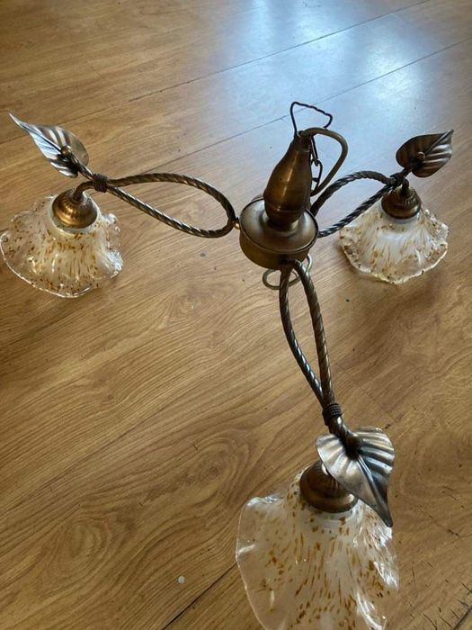 Żyrandole i kinkiety