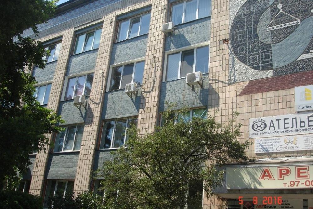 ЕКСКЛЮЗИВ! Продаж бізнес-центру у центрі міста, по вул. Шевченка