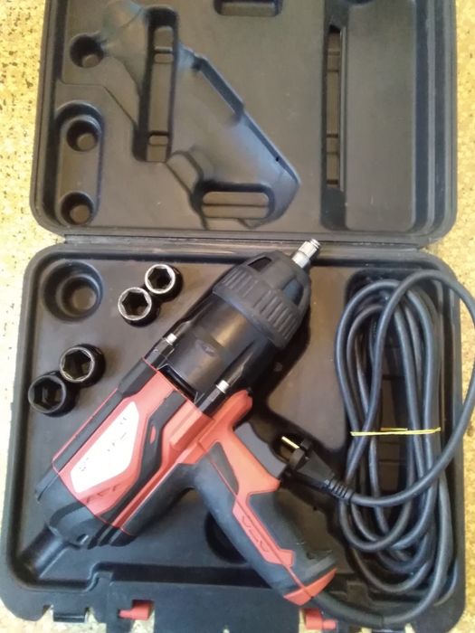 Гайковерт Yato 600Nm