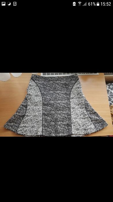 Trapezowa spódniczka