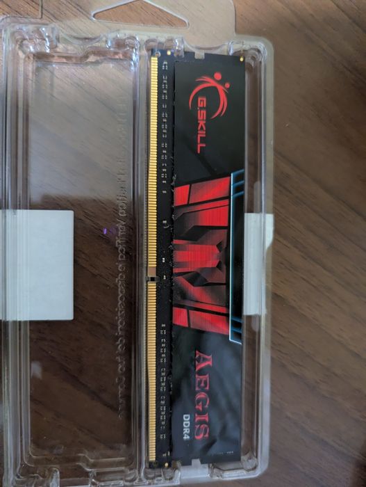 Оперативна пам'ять DDR4 8 gb 3000mhz