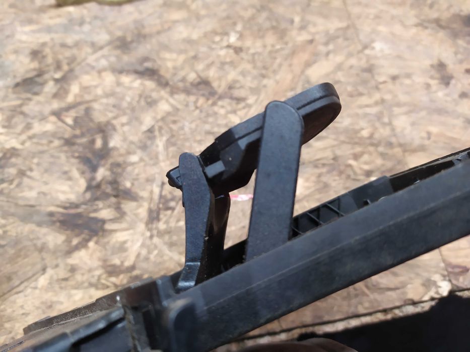 Підстаканник правий тримач стакану БМВ Е90 BMW E90