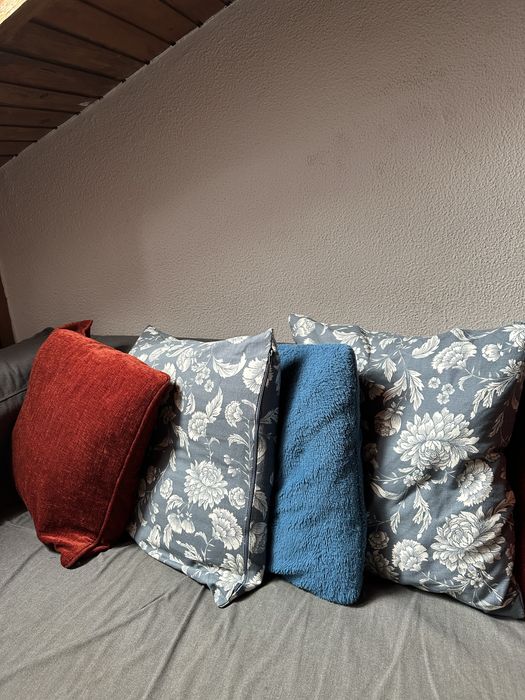Sofa para sala (sofá cama) + almofadas