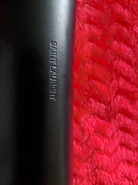 Etui  magnetyczne na okulary  " Saint Laurent "
