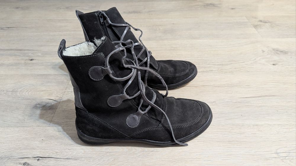 Замшеві чоботи 40