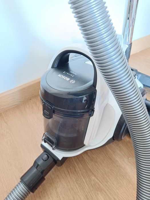 Aspirador sem Saco BOSCH BGS05A222 Série 2