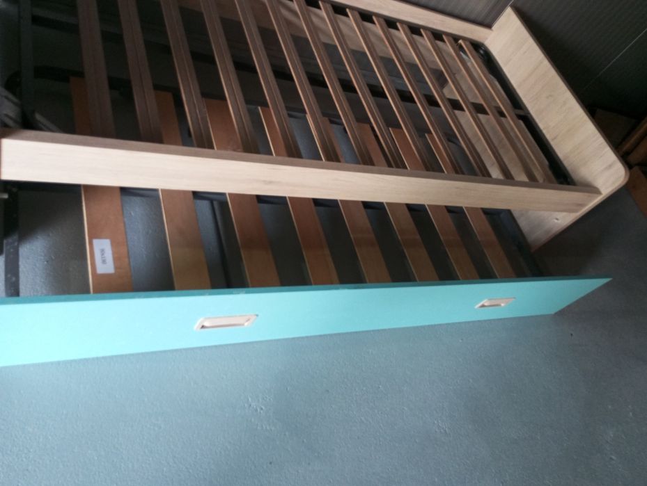 Cama de solteiro com gavetão