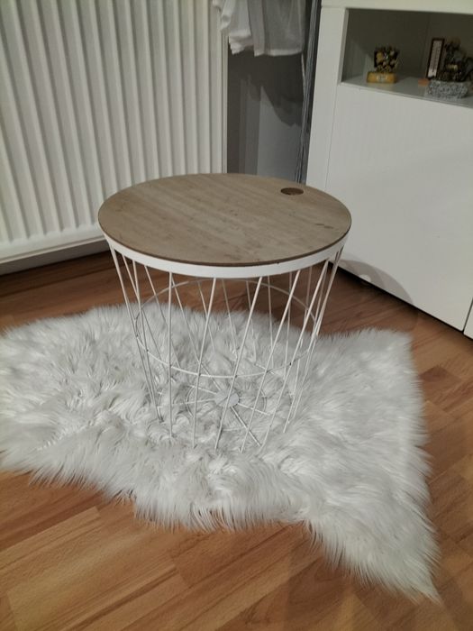 Stolik nocny lub kawowy