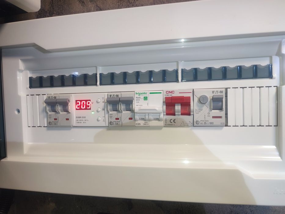 Підключення гібридного  інвертора станції ДБЖ генератора Електрик АВР