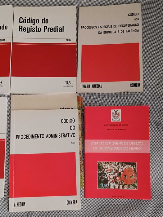 10 Livros de Direito : Códigos em excelente estado