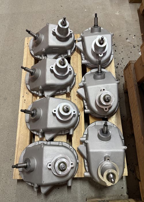 Загрузний редуктор John Deere DE32601, DE20100, DE31853, AH140127