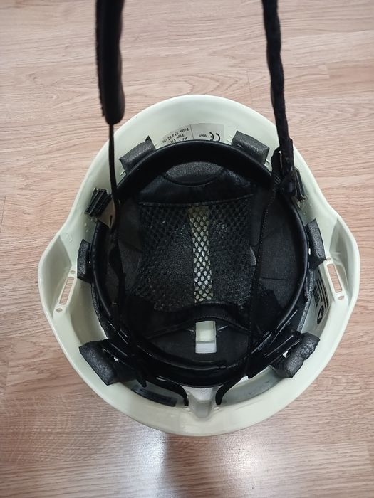 Пожарная защитная каска