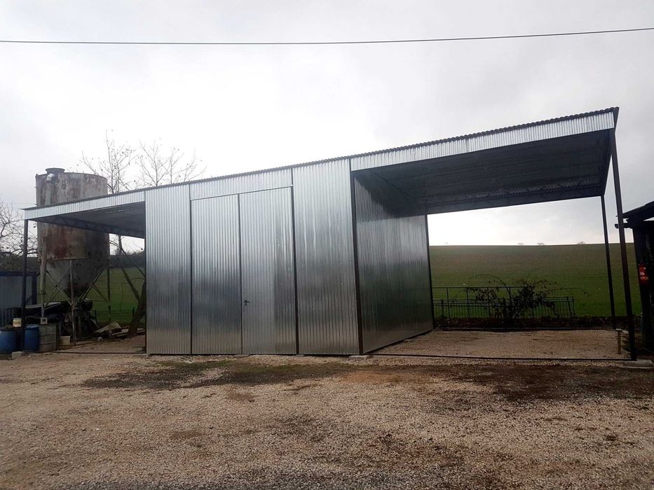 Blaszana montowana hala 6×6 m – srebrna