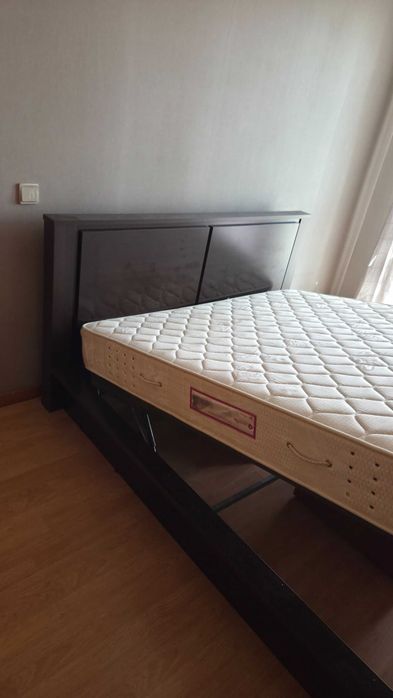 Cama de casal com colchão 150x 195