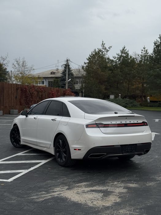 Lincoln MKZ Reserve I