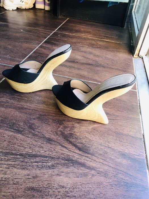 Жіночі босоніжки