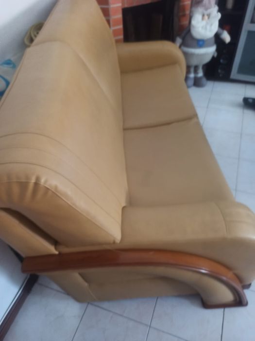 Sofás de pele (camel/beje)