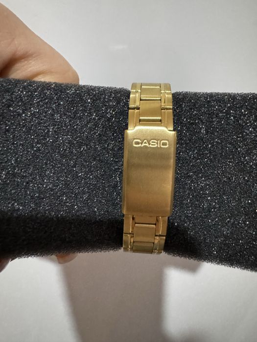 Годинники Casio.