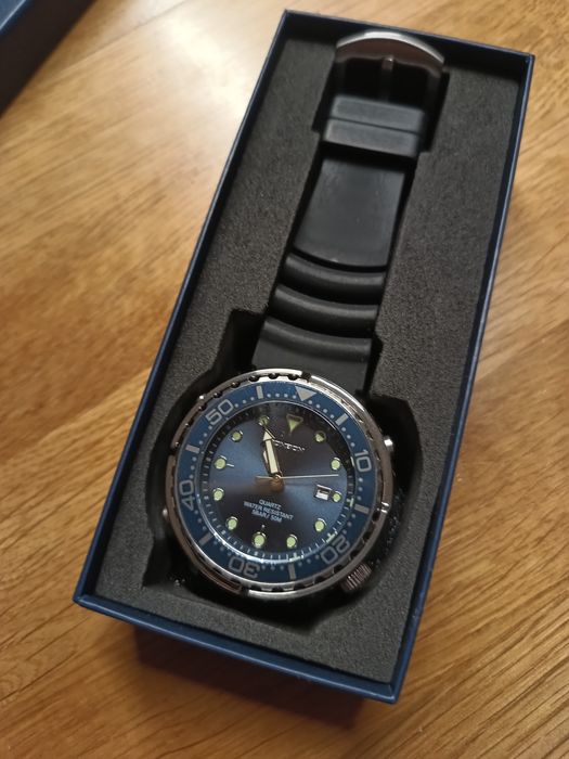 Zegarek FOXBOX - jak nowy Styl Seiko Tuna