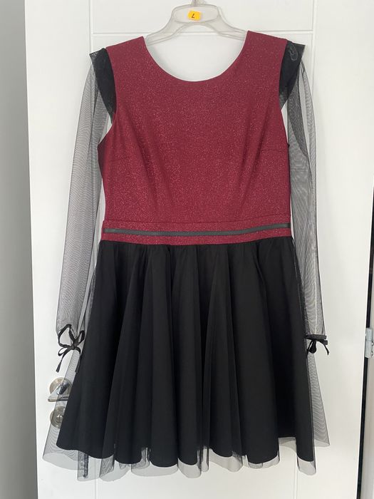 Sukienka brokatowa z tiulem 42 XL bordowa czarna