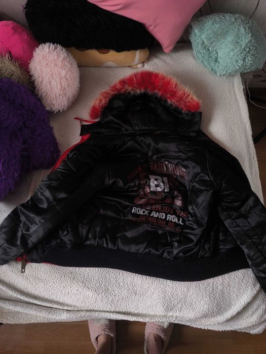 Куртки на выбор, одну отдам бесплатно