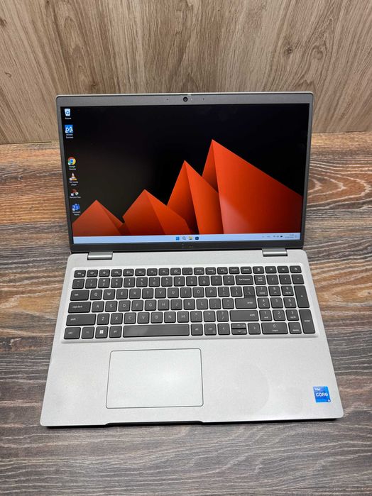 Ноутбук DELL Latitude 5530 -15` ips| i5 1245U| ddr4 16GB| SSD 256GB| iris XE