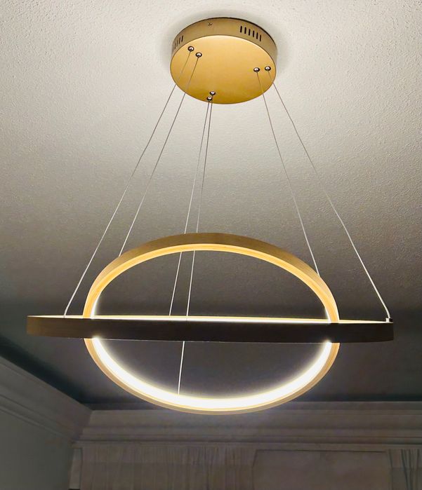 Candeeiro de teto Dourado e em Bambu