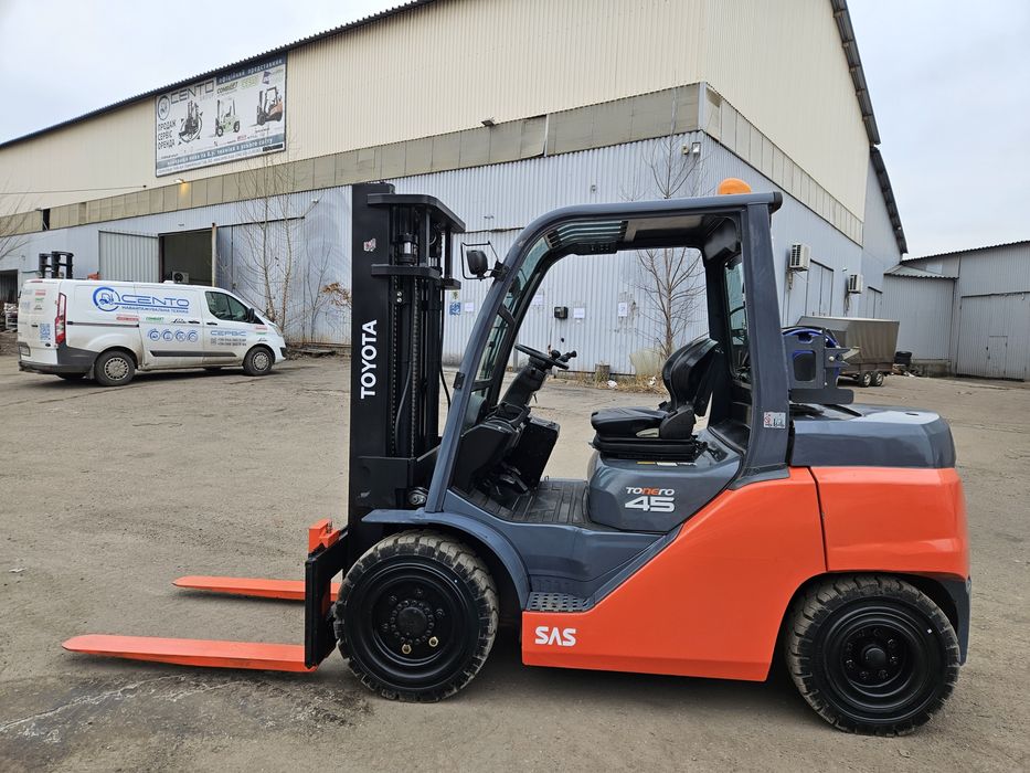 Навантажувач вилковий Toyota 4 тонни. Вилочный погрузчик Тойота 4 т