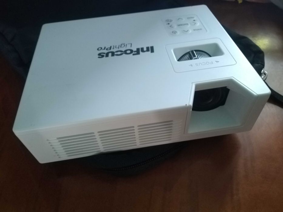 LED DLP HDMI HD проектор Infocus IN1146Pro: плеер, 1000 ANSI Lm, DC19V