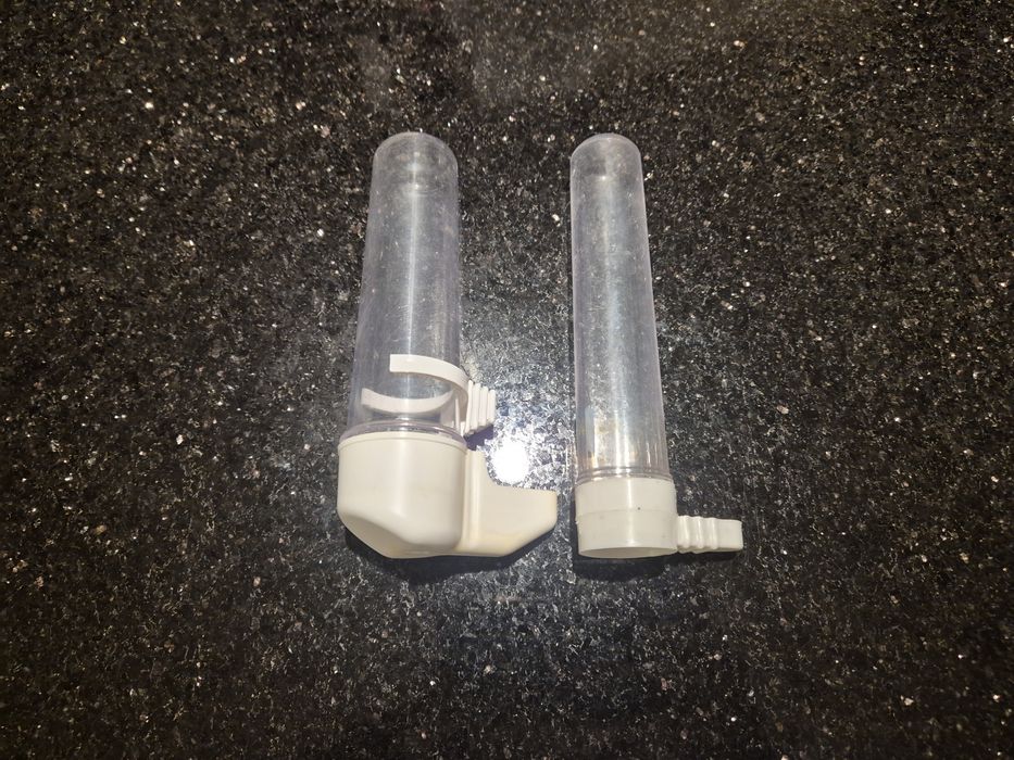 Poidełka dla papug 2szt. Pojemniki na wodę dozownik