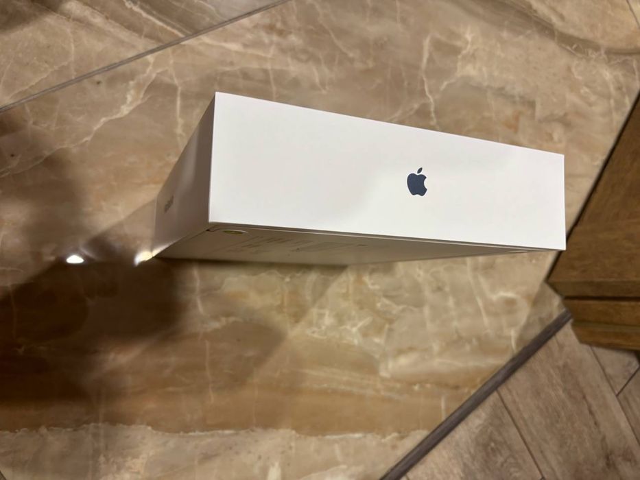 Macbook air 13 m4 16/256