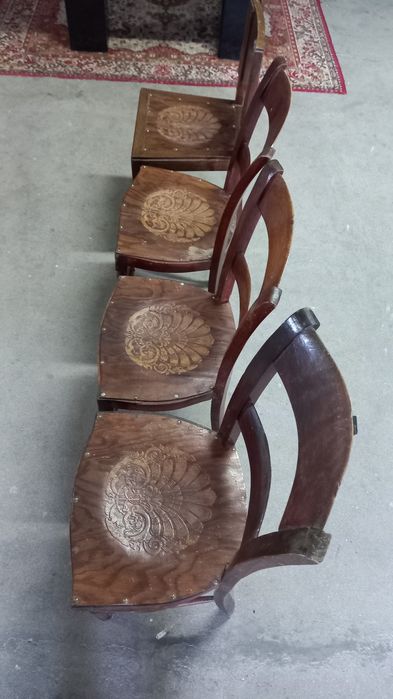 conjunto de 4 cadeiras antigas