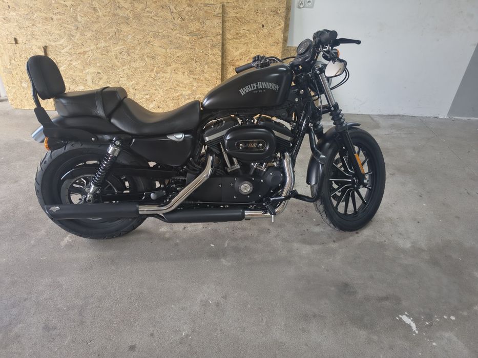 Harley-Davidson sportster iron 883
