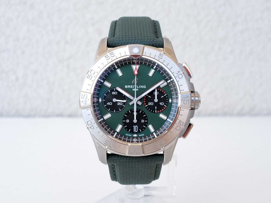 Breitling Avenger B01 Chronograph Green Dial 42 mm NEW