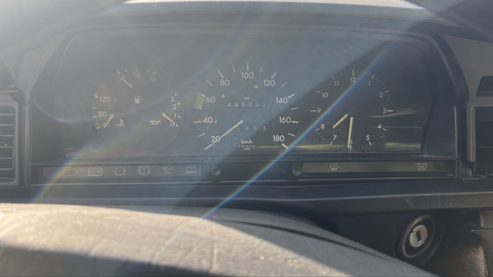 Mercedes 190D 1985 5V