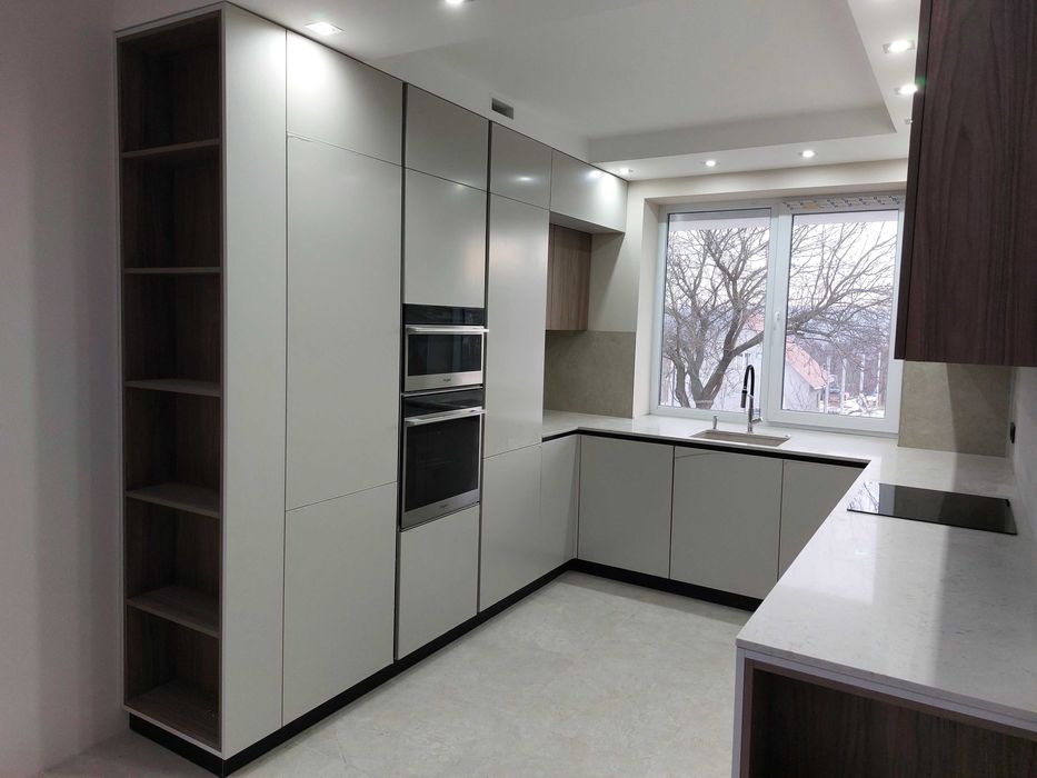 Кухни на заказ с фурнитурой Blum от 25 тыс грн метр погонный