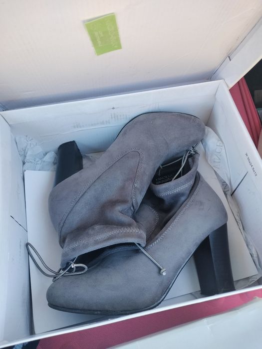 Buty botki szare Vinceza