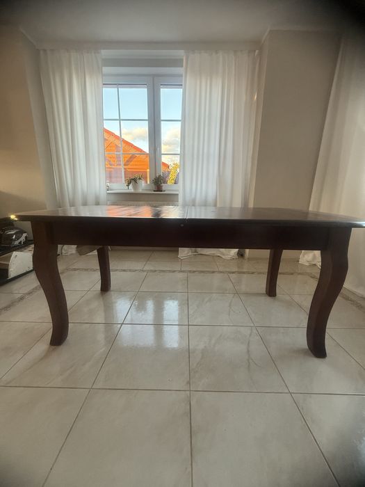 Rozkładany, duzży stół drewniany