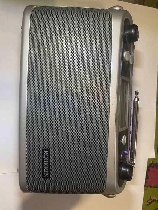 Roberts VHF/MW/LW Radio