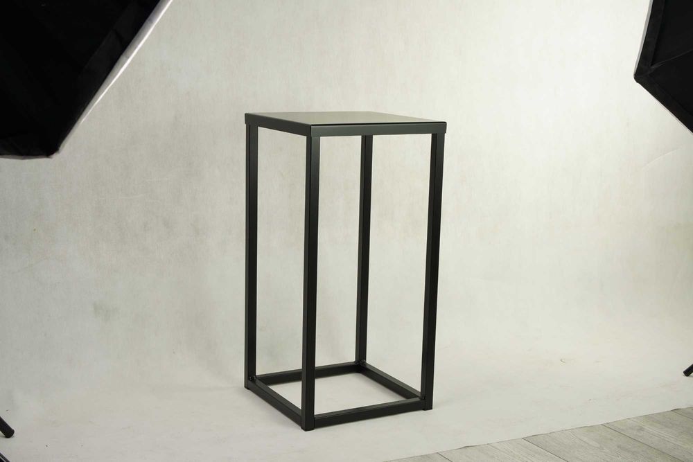 Metalowy kwietnik spawany LOFT pod masywną duzą donice roślinę kwiaty