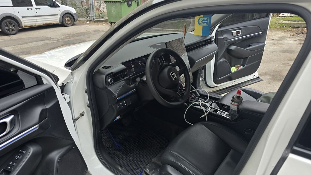 Продам Honda ens1 2024г 40т км , белая, с салона, черная крыша,