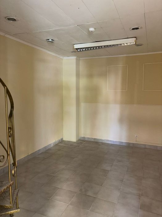 Loja  28 m² área bruta  centro comercial flamingos  Santo António dos cavaleiros