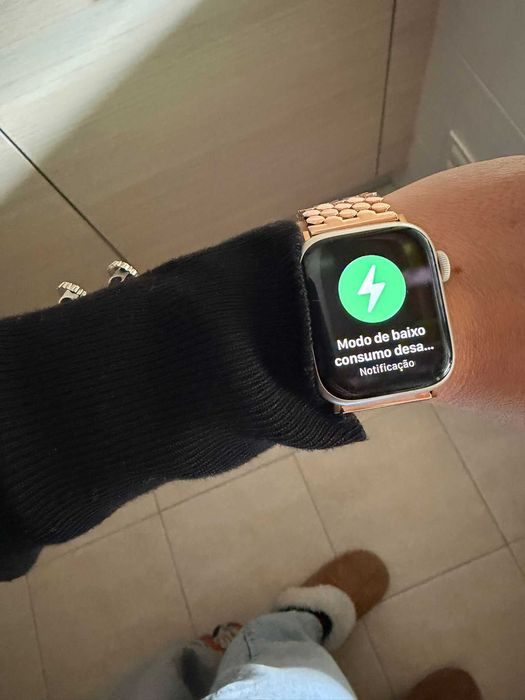 Apple Watch Series 7 41mm GPS + 2 braceletes + carregador