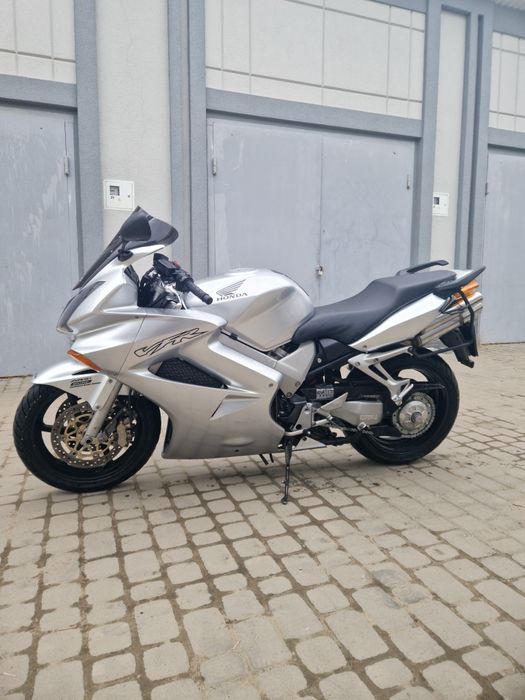 Honda VFR800 v-tec