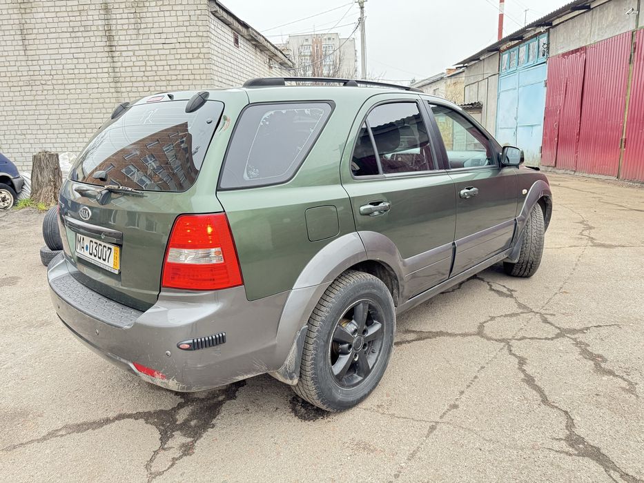 Продам автомобіль KIA SORENTO 2.5