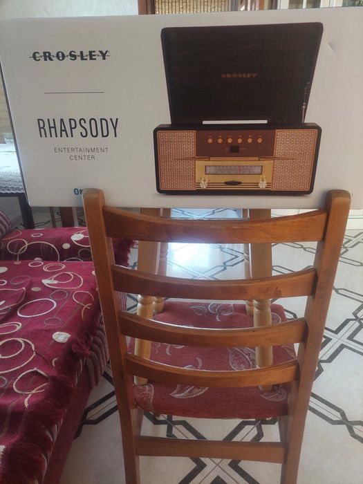 Програвач із вбудованою акустикою Crosley Rhapsody