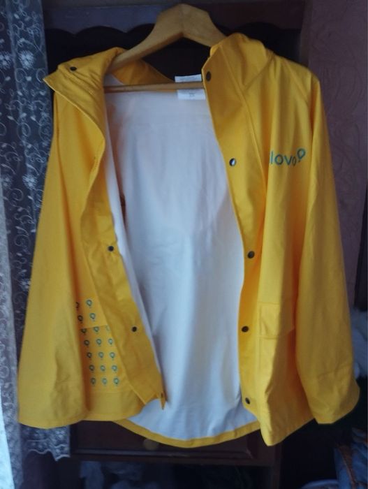 Куртка дощовик L, Глово, нова запакована.