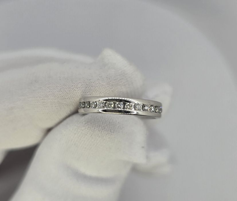 Бриллиантовое кольцо дорожка