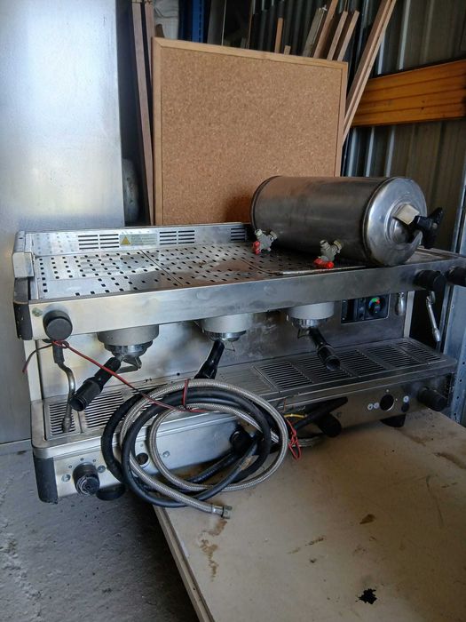 Máquina de café de 3 grupos - cimbali